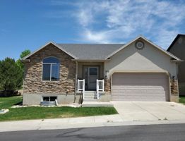 featured image of 785 Sage Dr