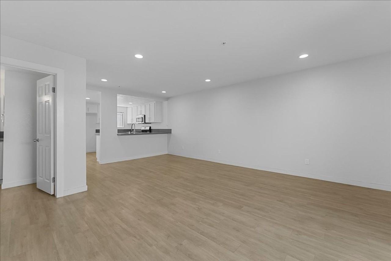 14523 Freeman Ave #06 - Photo 2 of 20
