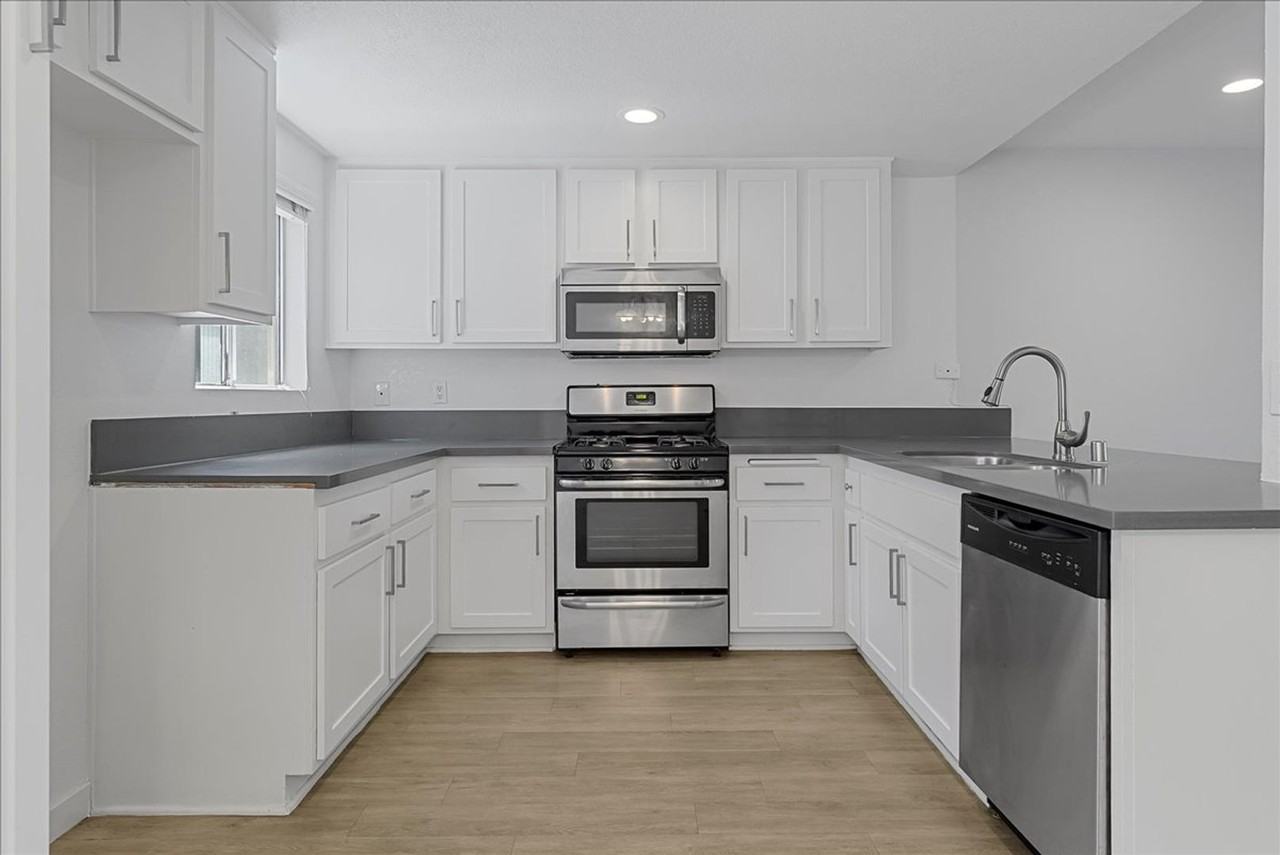 14523 Freeman Ave #06 - Photo 7 of 20