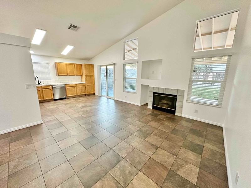 3060 Christina St - Photo 2 of 21