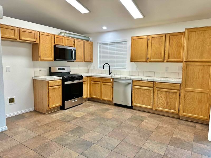 3060 Christina St - Photo 4 of 21