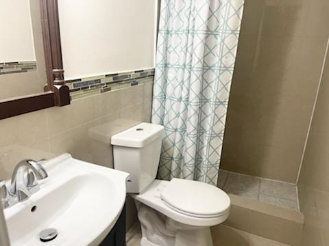 2349 Ne 9th St - Photo 6 of 8