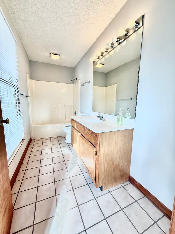 103 Mountain View Dr - Photo 2 of 11