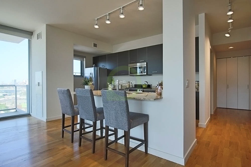902 W Huron St - Photo 2 of 17