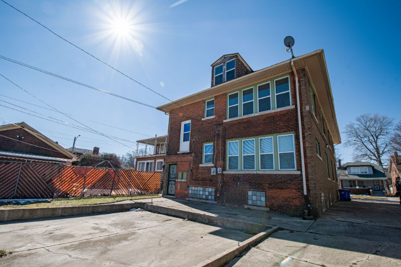 5010 Burns St #1 - Photo 2 of 10