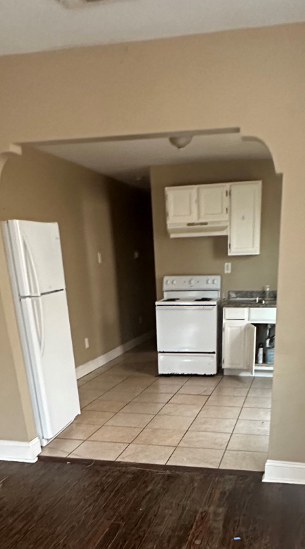 8813 Edinburgh St - Photo 2 of 7