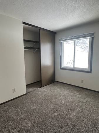 1072 Carmel Ct - Photo 2 of 9