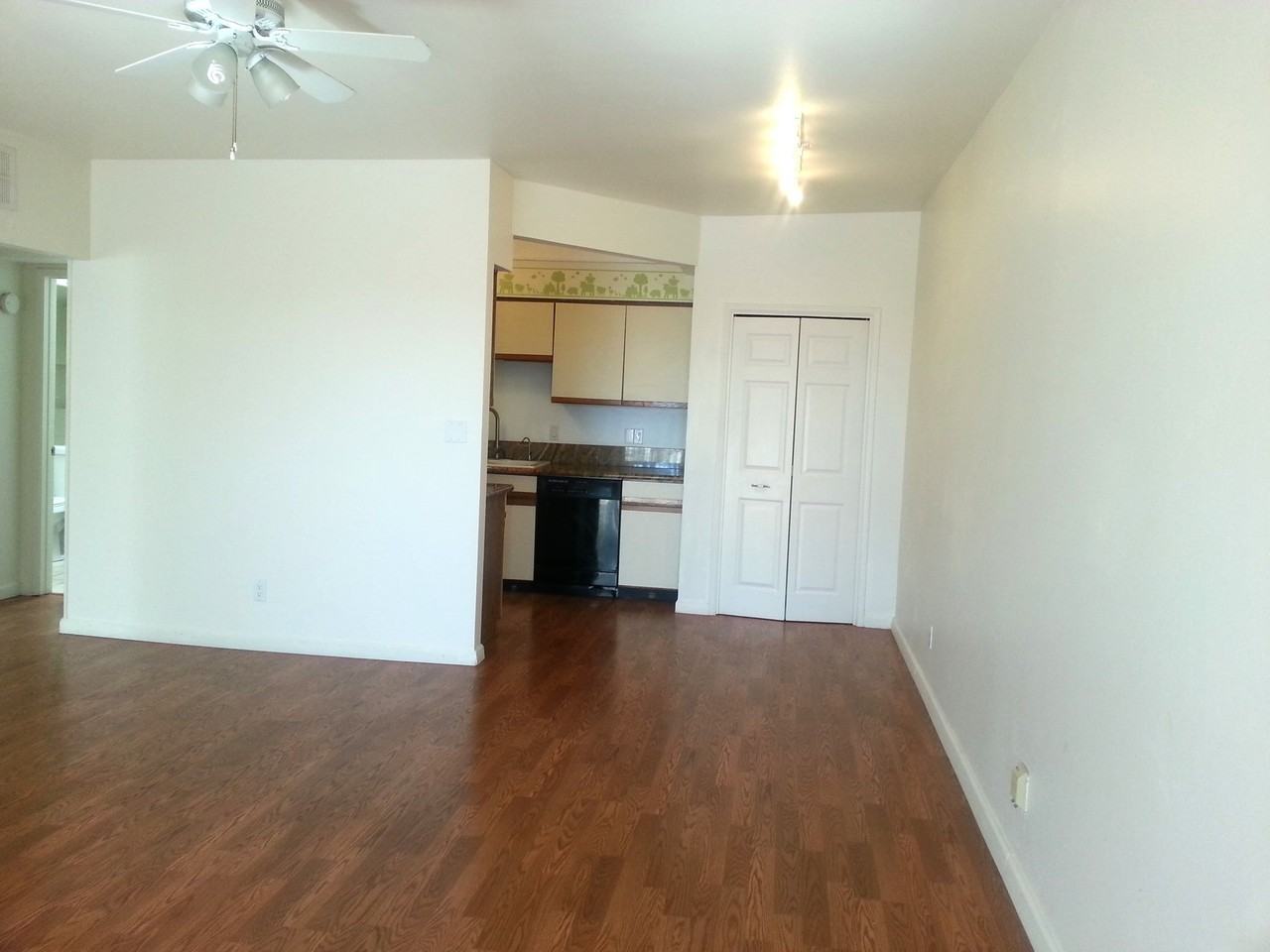 5500 N Valley View Rd #303 - Photo 2 of 18