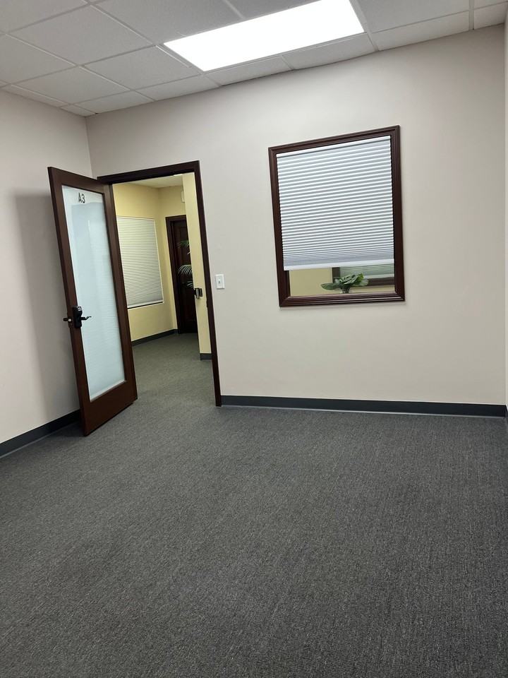 435 N Broadway #A3 - Photo 5 of 6