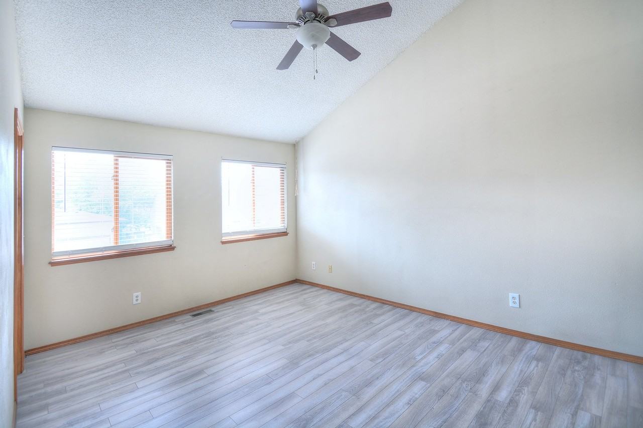 2540 Lyncrest Dr - Photo 7 of 16
