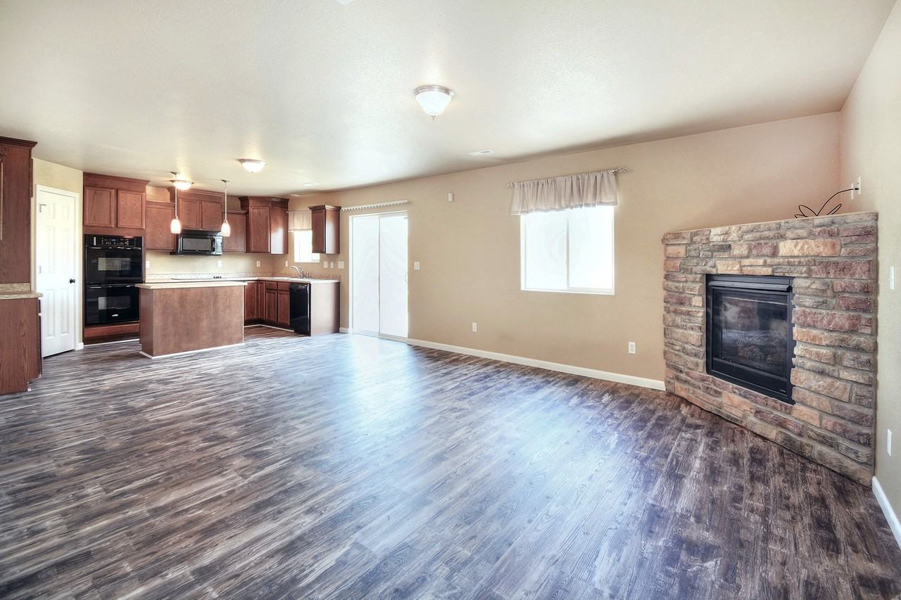 7687 Manistique Dr - Photo 2 of 15