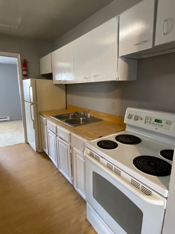 407 N Centre St - Photo 3 of 10