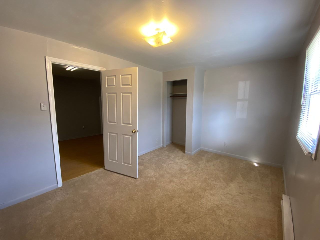 407 N Centre St - Photo 5 of 10