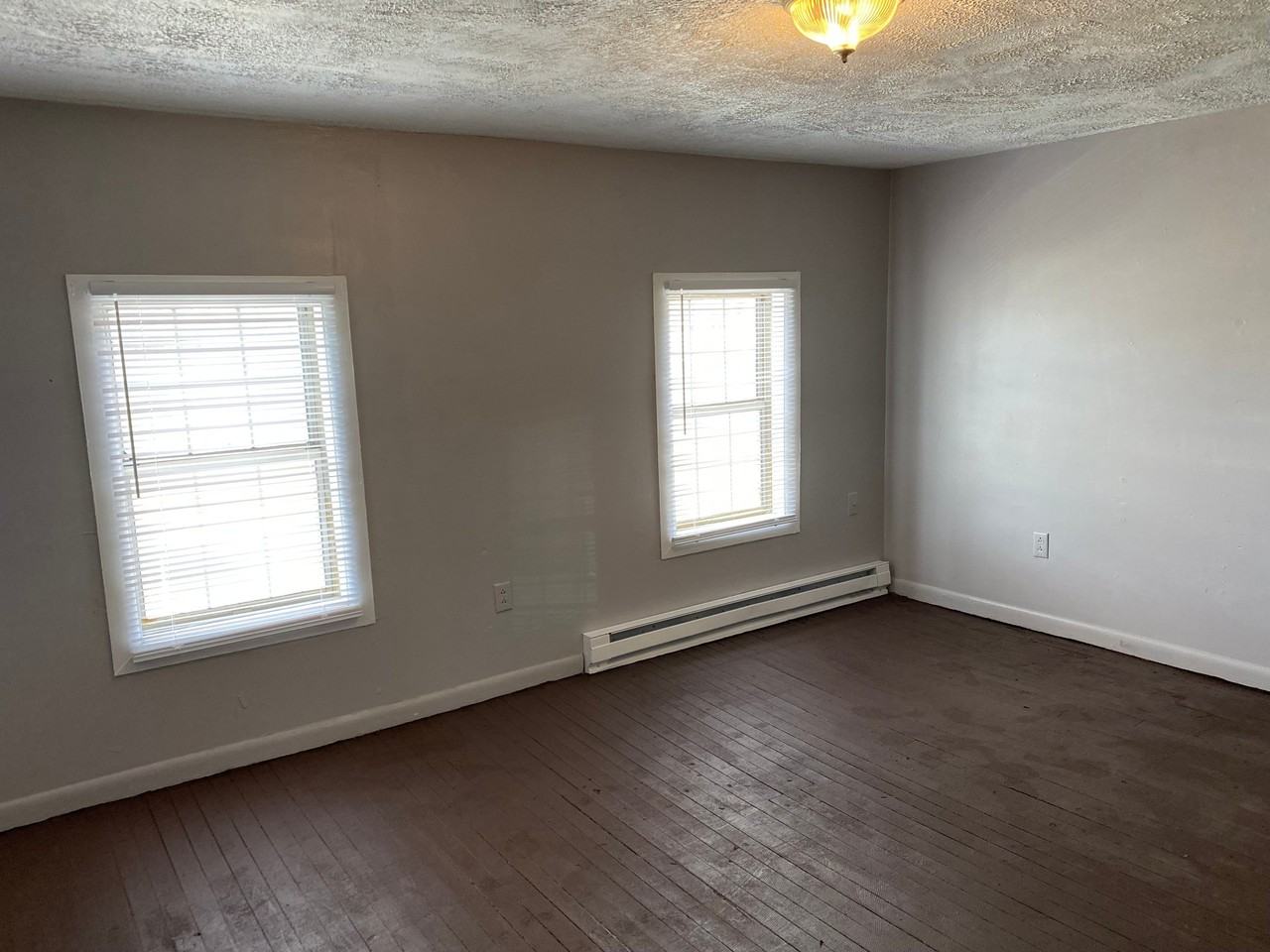 407 N Centre St - Photo 7 of 10