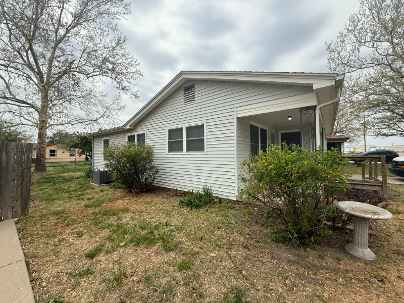 2421 W Lydia St - Photo 7 of 20