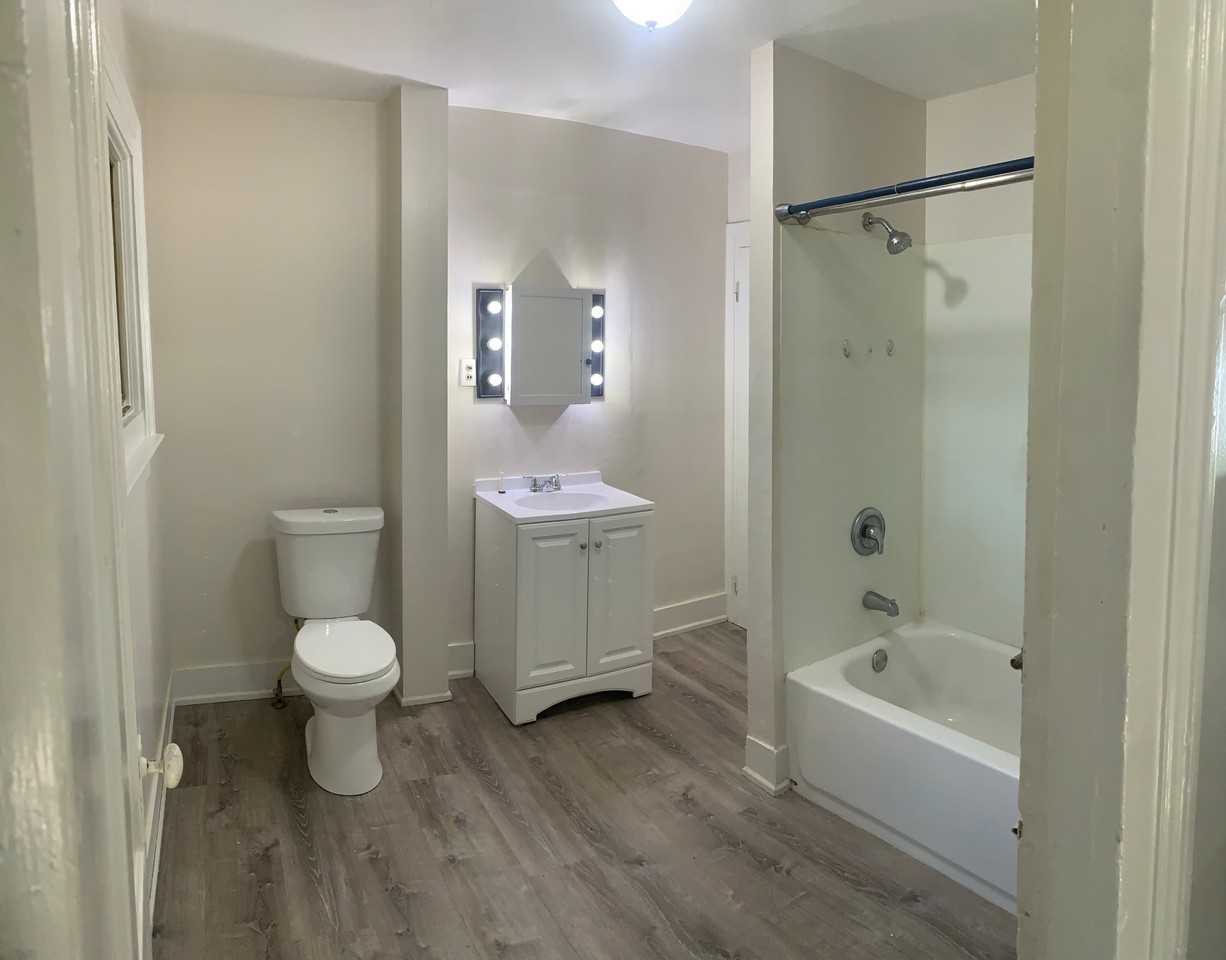 131 Caledonia St - Photo 3 of 7