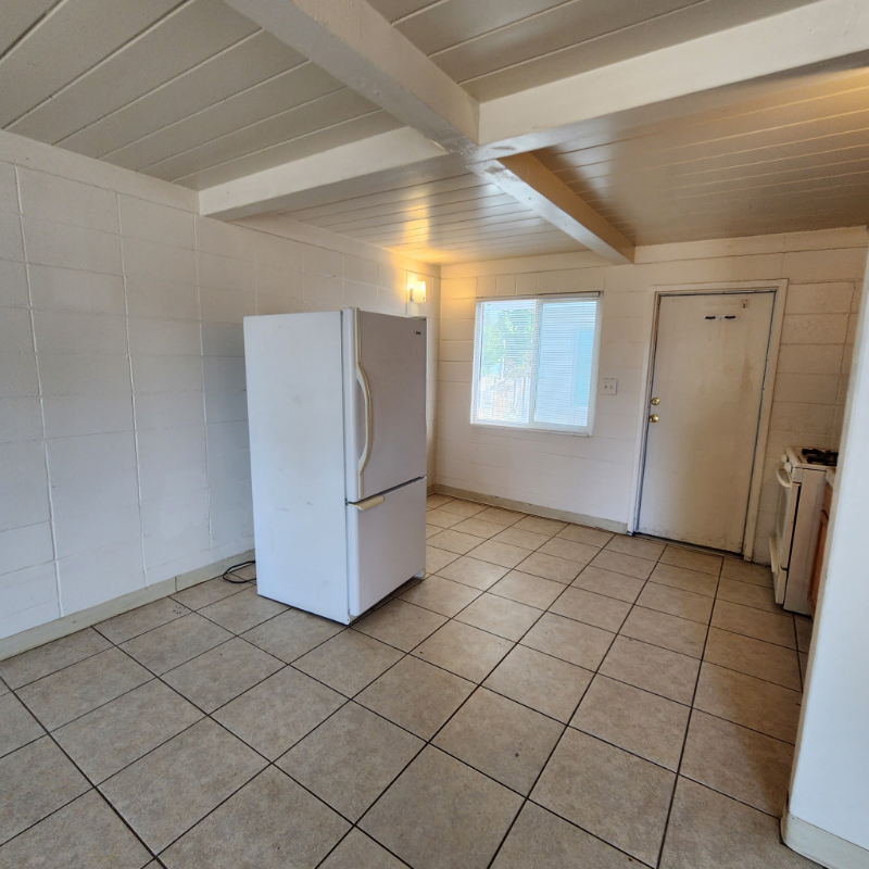 3 E San Joaquin St #3 - Photo 7 of 20