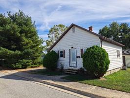 featured image of 718 Center St