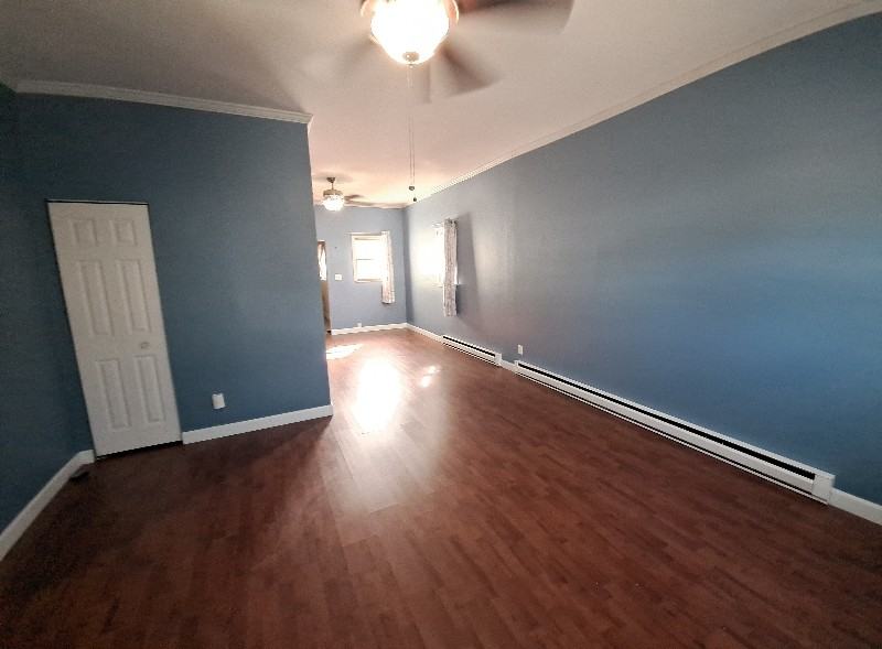 718 Center St - Photo 5 of 14