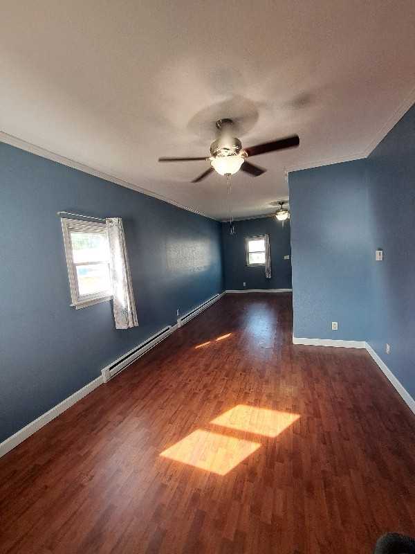 718 Center St - Photo 7 of 14