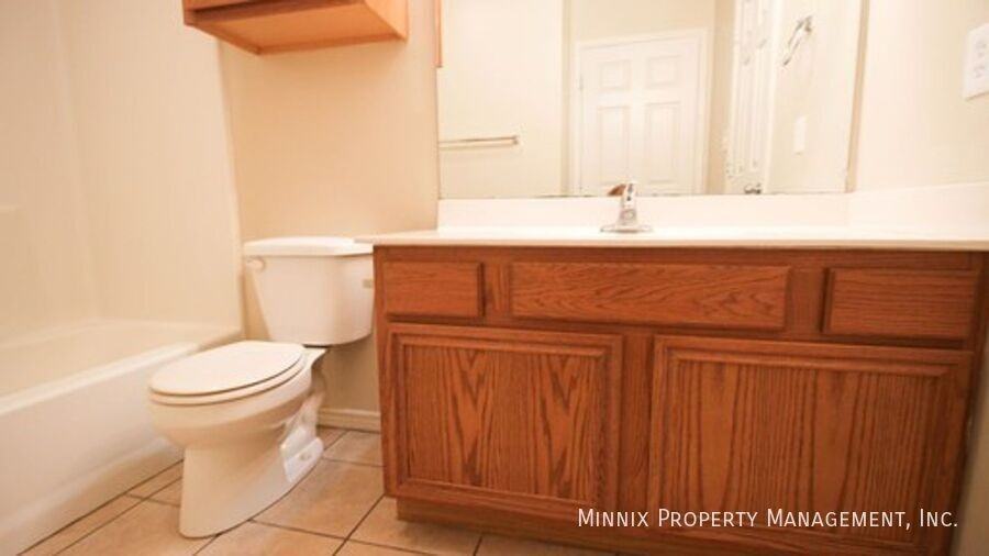 5421 Marshall St #A - Photo 4 of 10