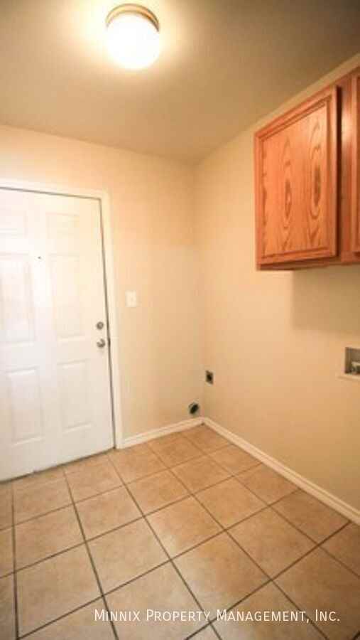 5421 Marshall St #A - Photo 6 of 10