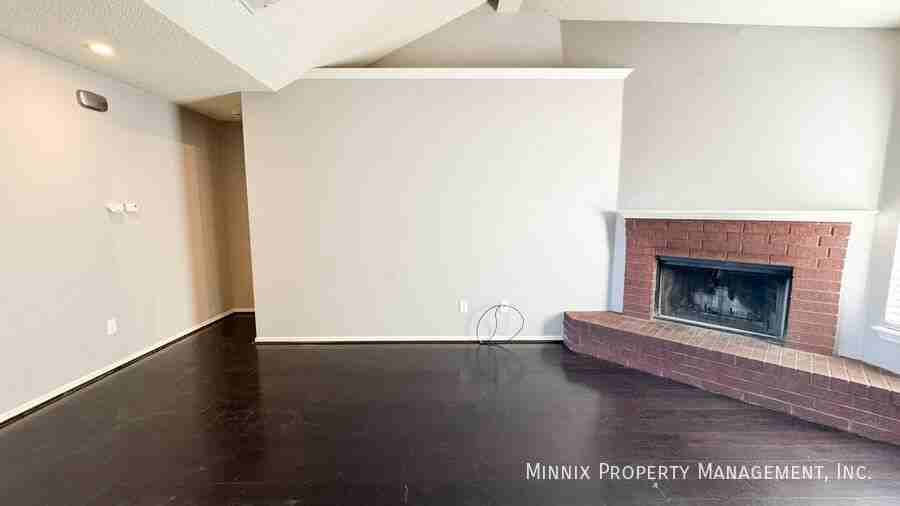 10604 Boston Ave - Photo 7 of 19