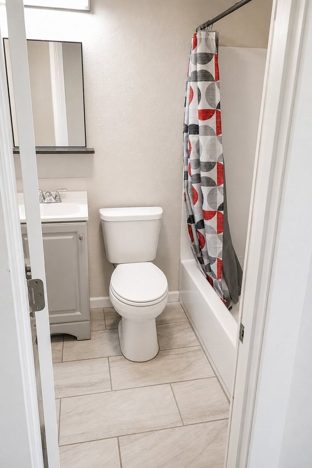 1501 Eldorado St ##Il - Photo 4 of 12