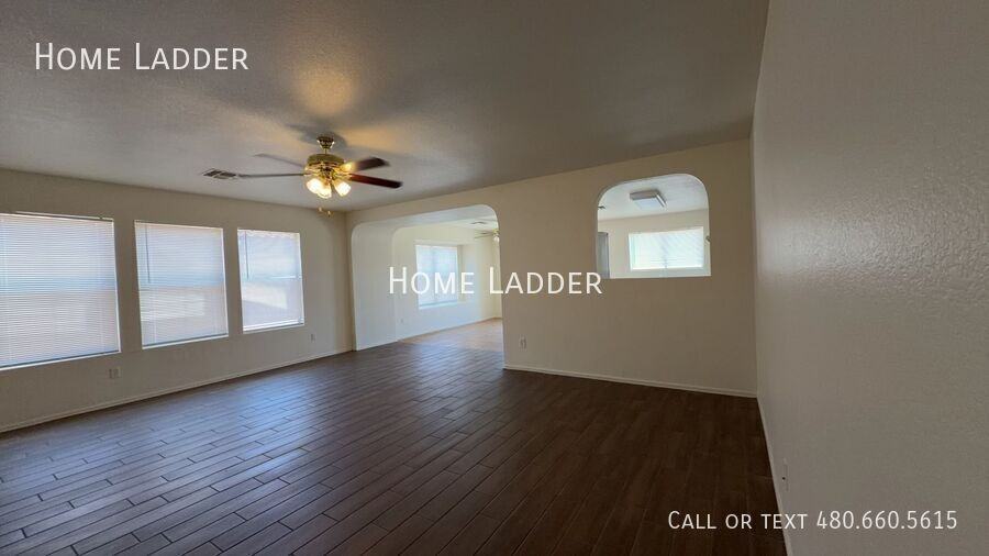 10665 E Bramble Ave - Photo 2 of 23