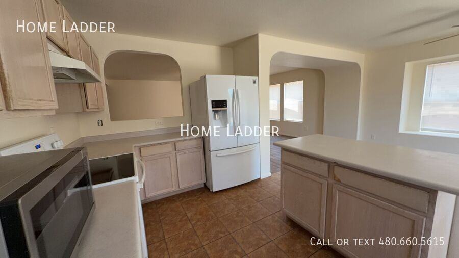 10665 E Bramble Ave - Photo 5 of 23