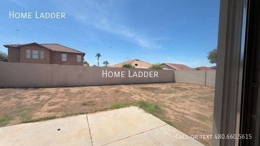 10665 E Bramble Ave - Photo 7 of 23