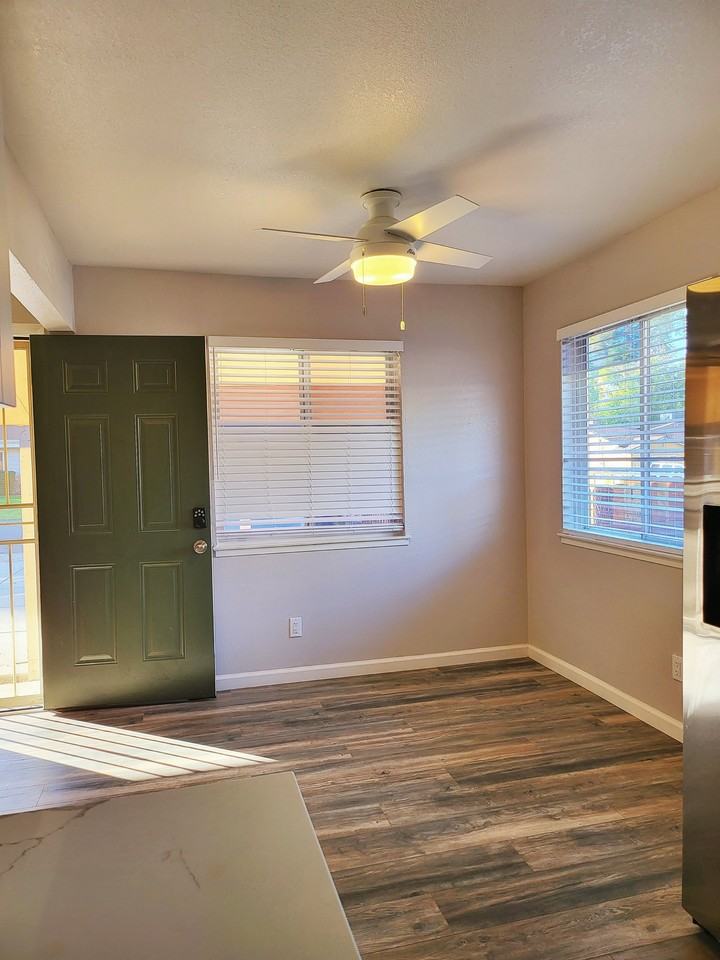 307 Livoti Ave - Photo 4 of 16