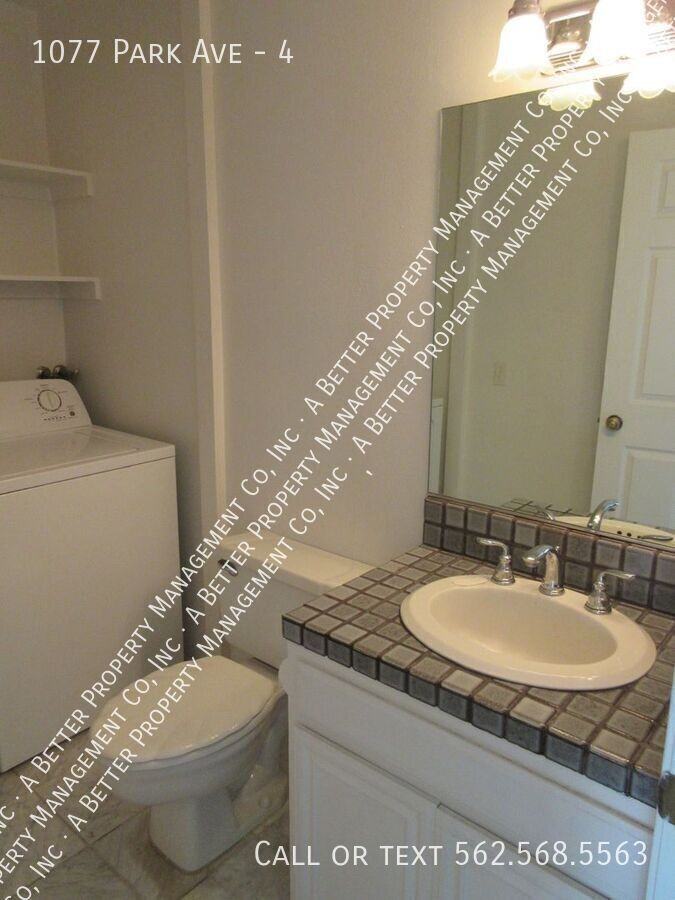 1077 Park Ave #4 - Photo 3 of 23