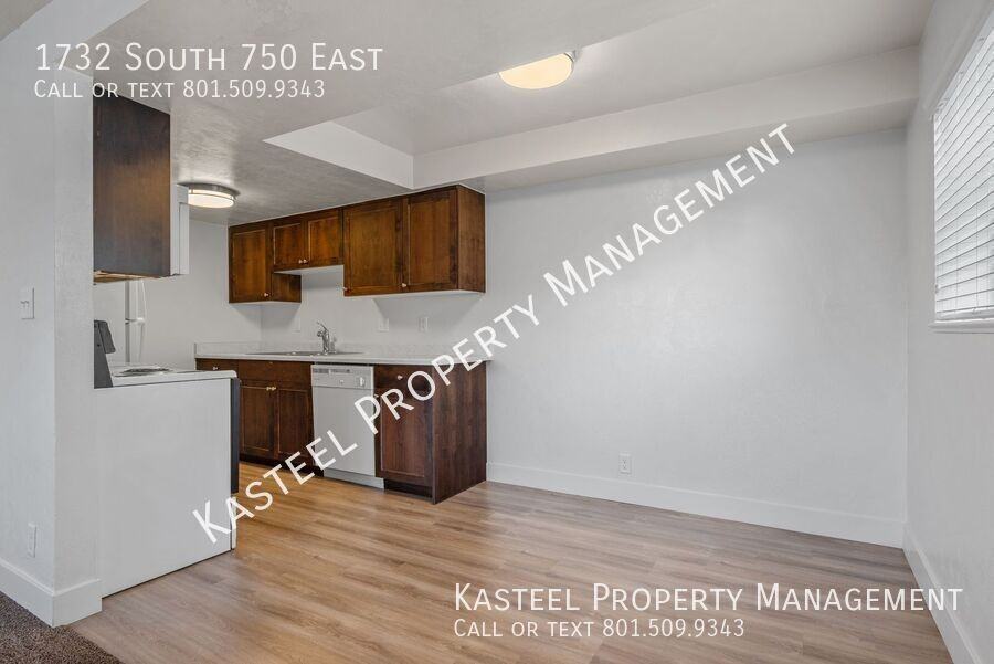 1732 S 750 E - Photo 4 of 18
