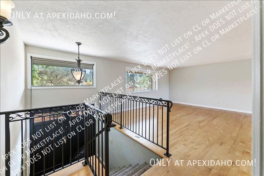 801 N Haines St - Photo 6 of 45