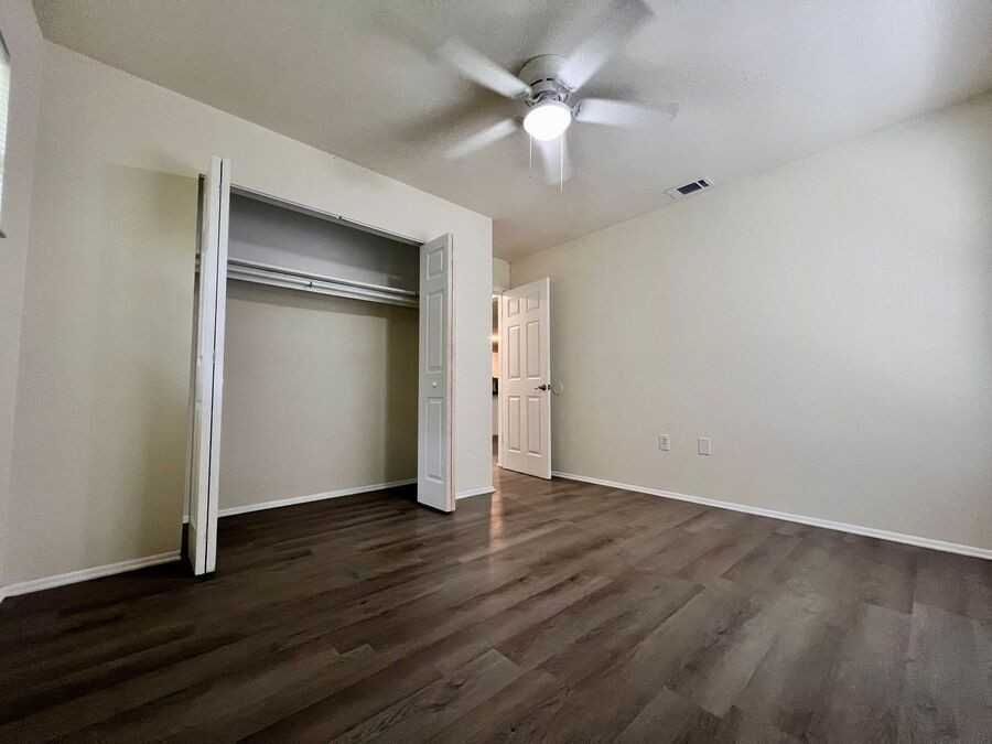 430 Avenue B Ne #C - Photo 6 of 9