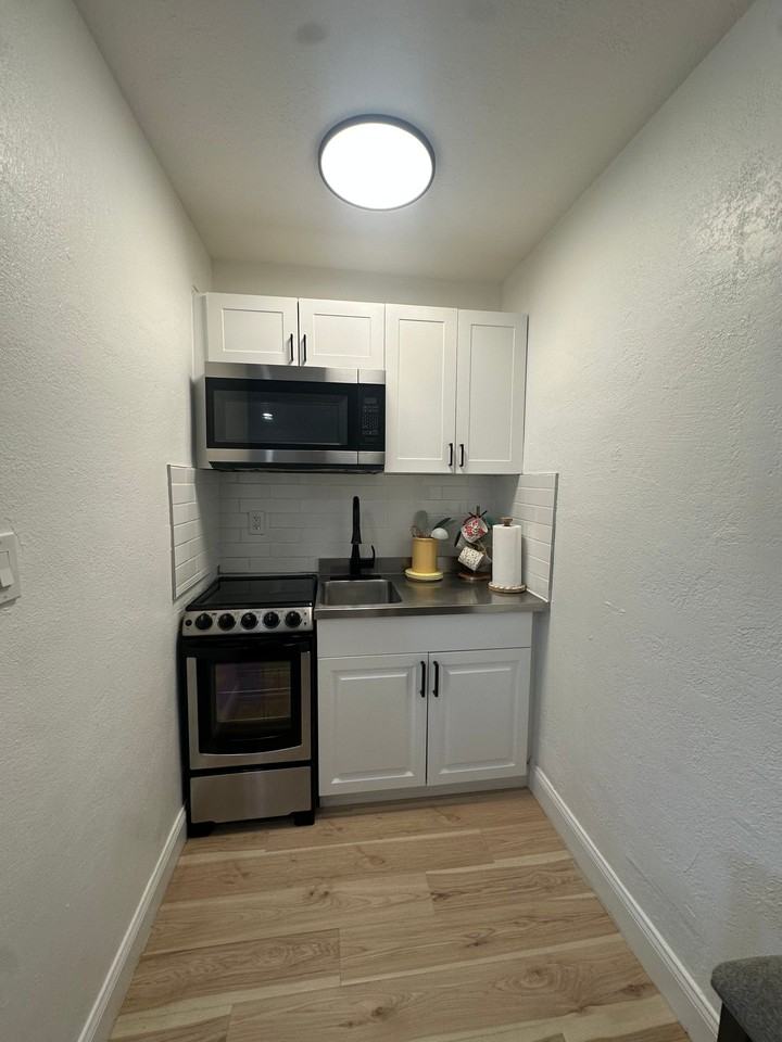 300 30Th Ave St N #C - Photo 5 of 5