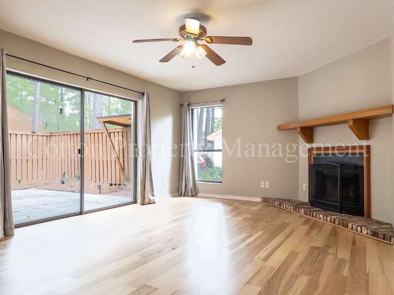 2030 Albert Cir - Photo 6 of 37