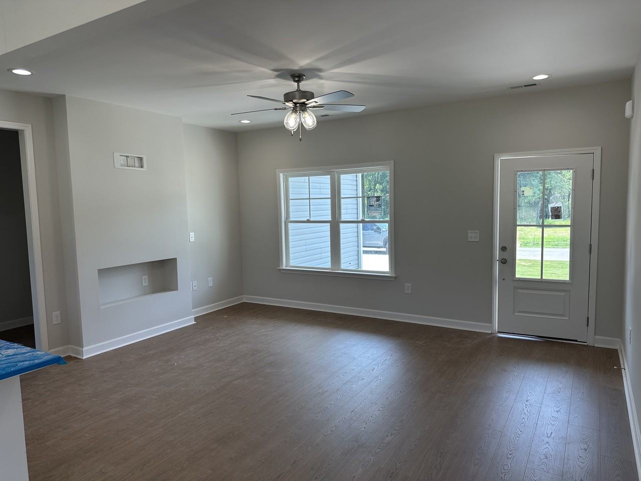 411 Creeks Edge Dr - Photo 3 of 12
