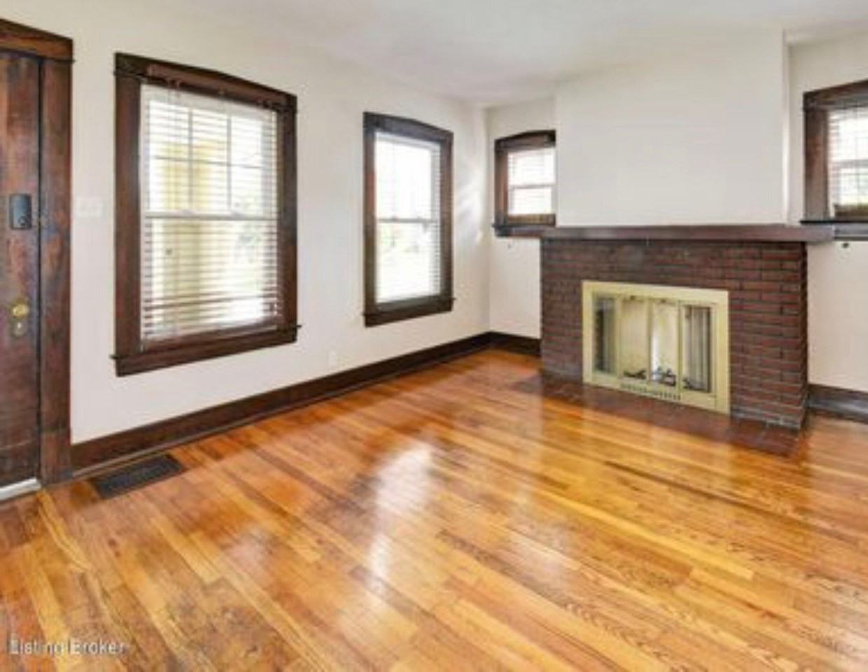 644 Ervay Ave - Photo 3 of 18