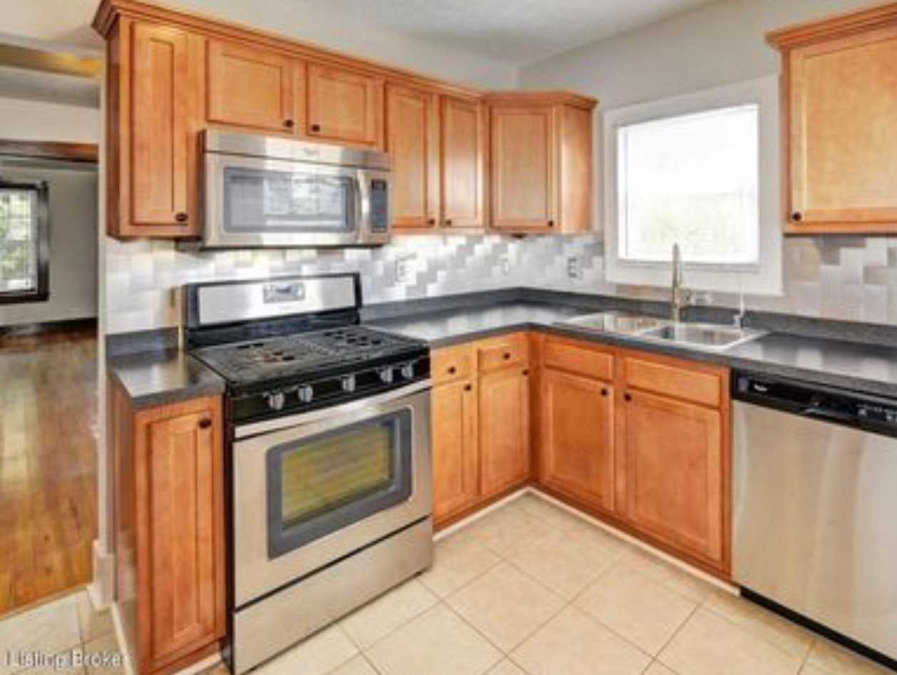 644 Ervay Ave - Photo 5 of 18
