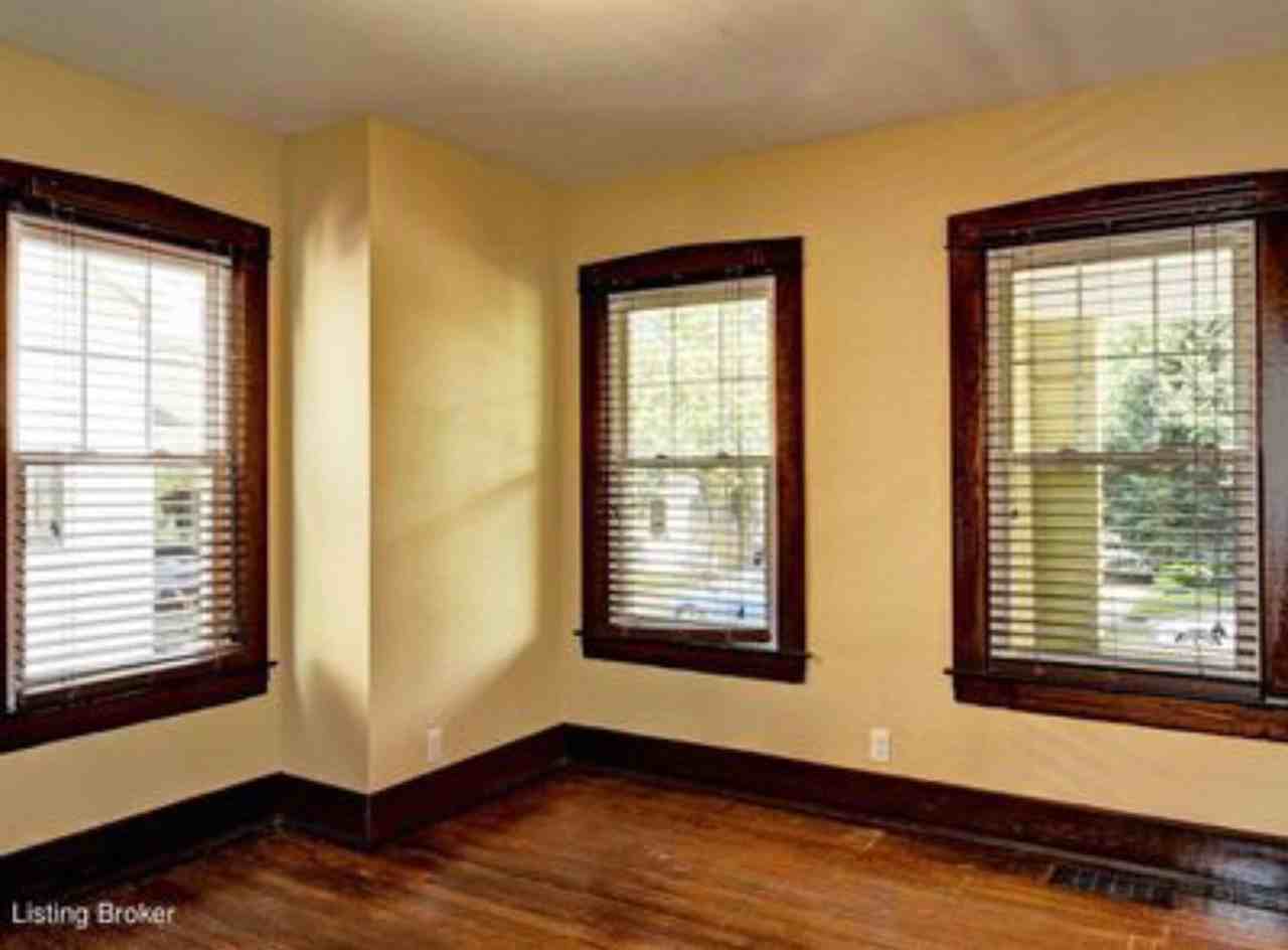 644 Ervay Ave - Photo 7 of 18