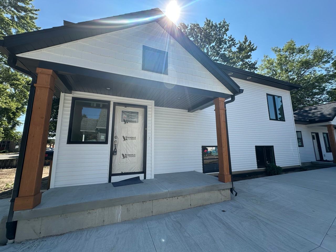 38 Manchester Rd Sw #1 - Photo 2 of 10