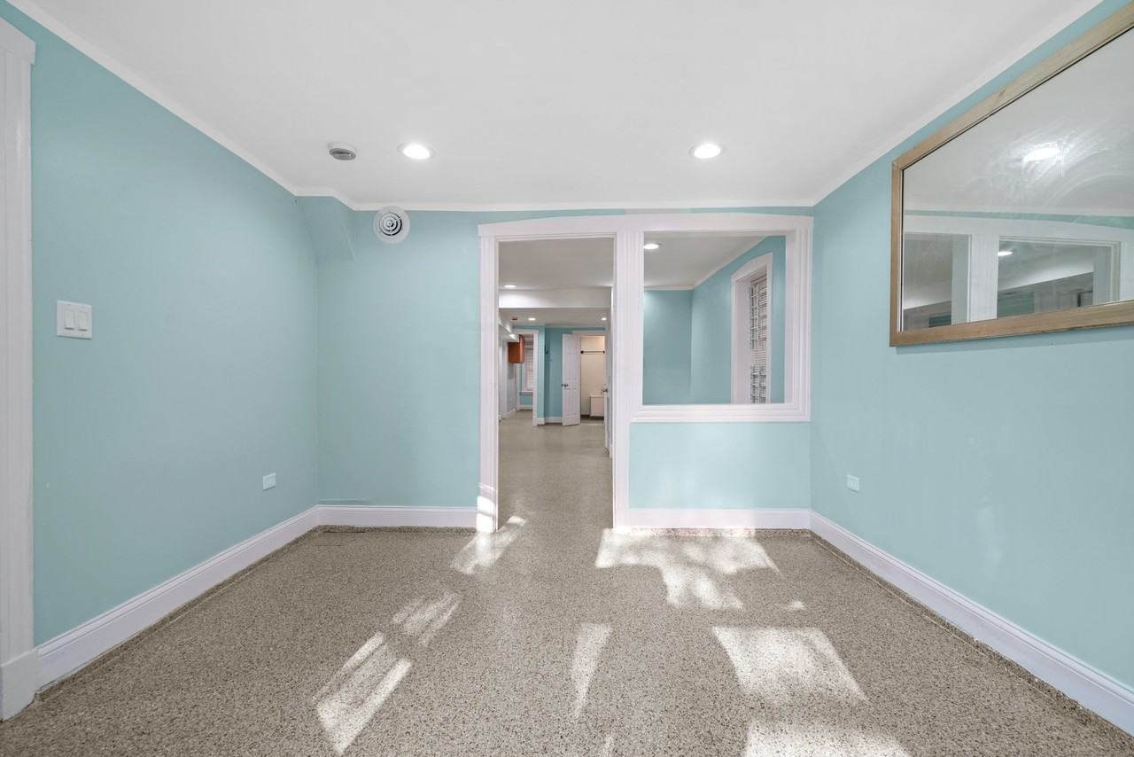 2321 S Albany Ave #G - Photo 2 of 14