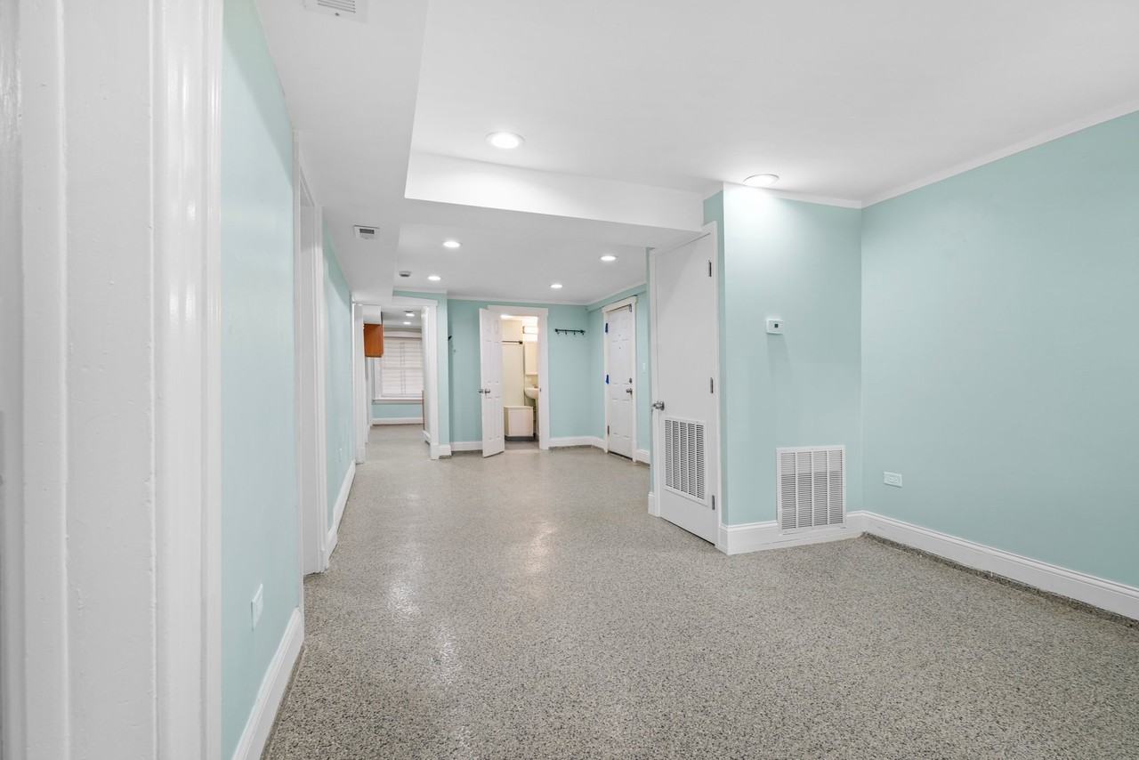 2321 S Albany Ave #G - Photo 7 of 14