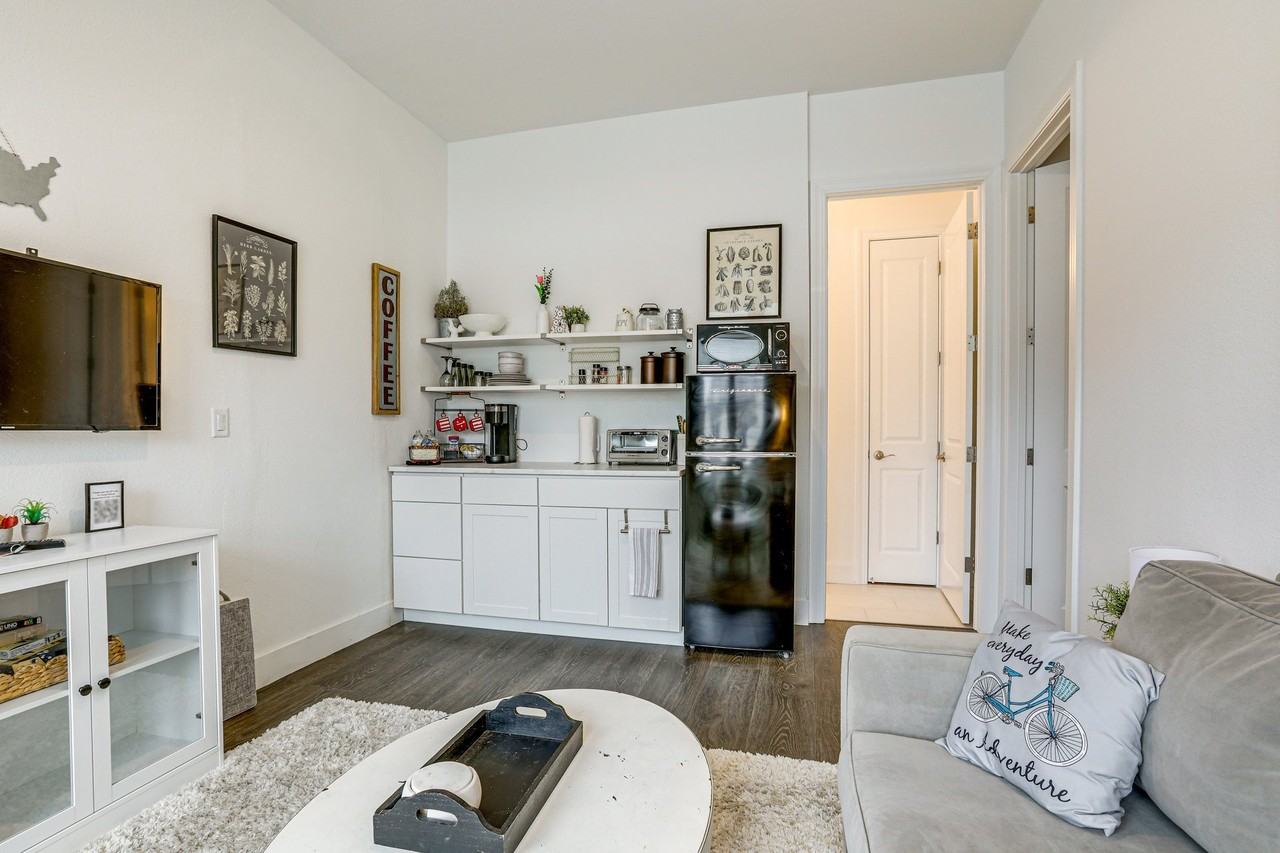 4335 Hooded Crow Cir #2 - Photo 3 of 18