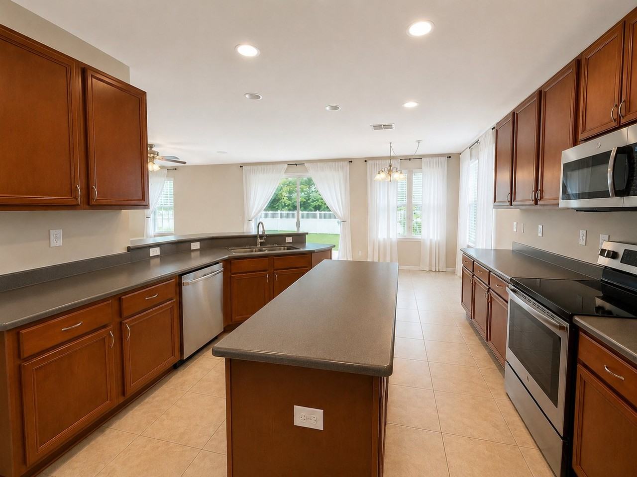 136 Pine Arbor Cir - Photo 3 of 20