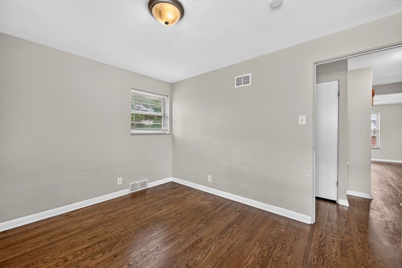8106 Fawn Ave - Photo 7 of 19