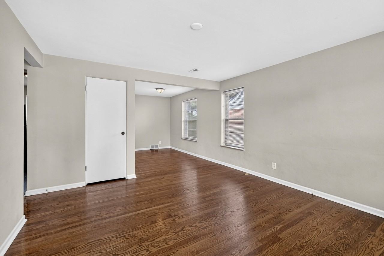 8106 Fawn Ave - Photo 7 of 19