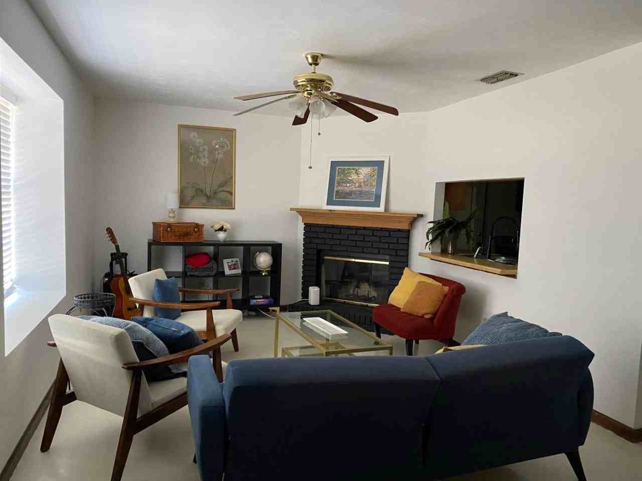 2006 Gardenbrook Ln - Photo 2 of 10